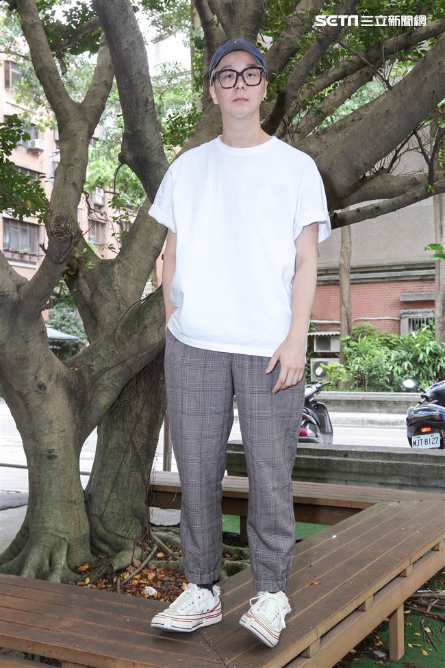 導演廖人帥Leo與視覺設計師提摩西接受三立新聞網專訪。（記者林士傑/攝影）