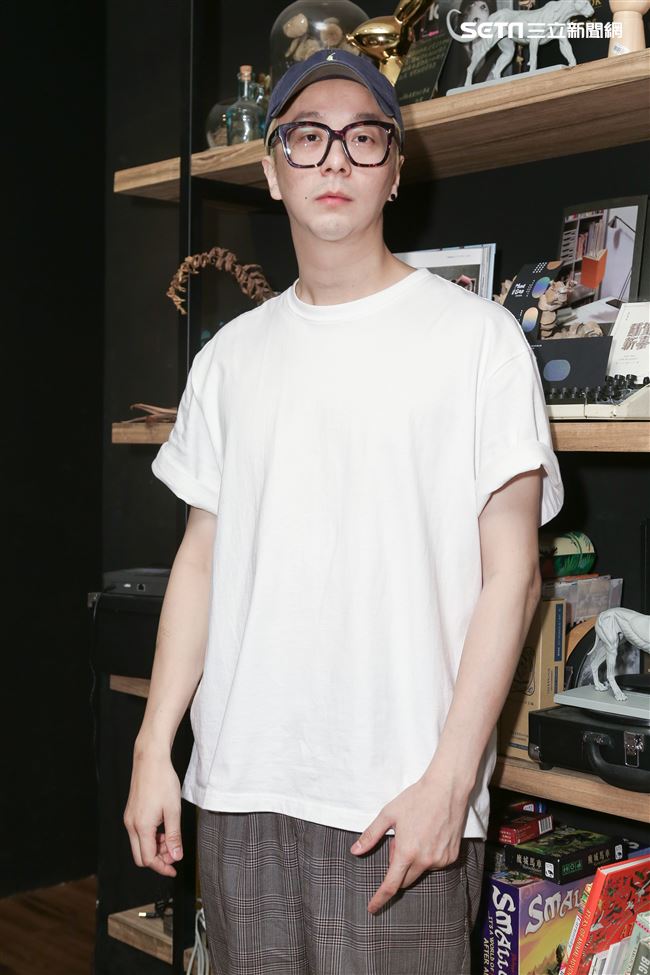 導演廖人帥Leo與視覺設計師提摩西接受三立新聞網專訪。（記者林士傑/攝影）