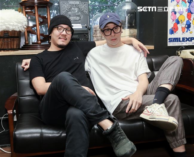 導演廖人帥Leo與視覺設計師提摩西接受三立新聞網專訪。（記者林士傑/攝影）