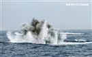 錦江級艦投放深水炸彈執行緊急攻潛行動。（記者邱榮吉/花蓮外海拍攝）
