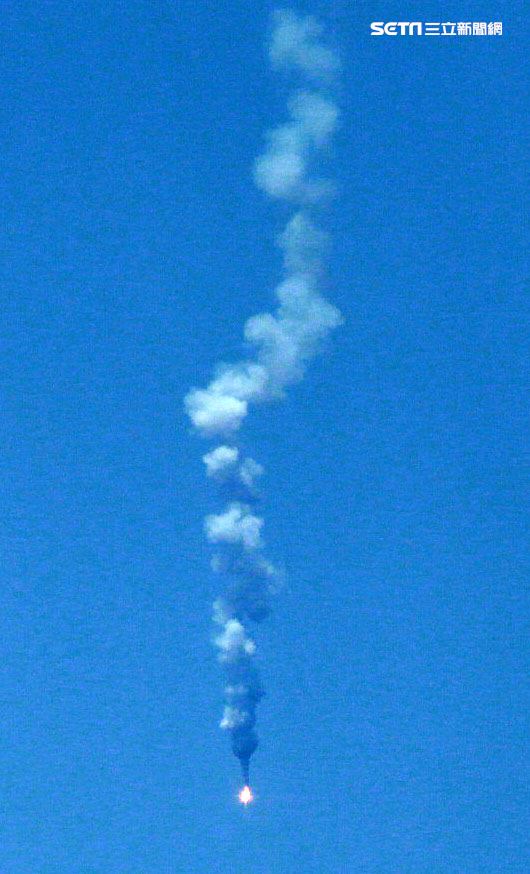 幻象2000、IDF經國號、F16戰機發射飛彈各命中目標。（記者邱榮吉/花蓮外海拍攝）