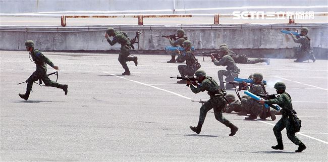 花指部對花蓮港要港聯合防衛掩護海軍戰備整補出港作戰。（記者邱榮吉/花蓮拍攝）