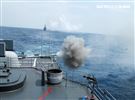 紀德級左營艦實施5吋砲射擊。（記者邱榮吉/花蓮外海拍攝）