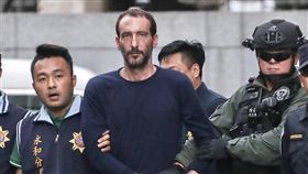 永和分屍案　嫌犯孫武生移送新北地檢（1）永和分屍案，台菲警方合力緝捕在逃嫌犯孫武生（左2）返台，警方專案小組18日進行筆錄，傍晚訊後移送新北地檢署。中央社記者裴禛攝　107年9月18日