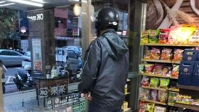 阿伯買點數全身抖！女靠雞婆破解詐騙（圖／翻攝自爆怨公社臉書）