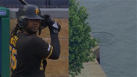 ▲海盜貝爾（Josh Bell）454英呎的全壘打飛出球場掉進河裡。（圖／翻攝自MLB官網）