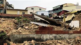 百年老厝會勘前被拆 高市府急列暫定古蹟高雄市仁武區「劉氏新厝」被民眾提報為古蹟、歷史建築，但尚未等到文化局會勘，23日一早就被怪手進場拆除，老建築頓時成了廢墟。（高雄市文化局提供）中央社記者王淑芬傳真　108年5月23日