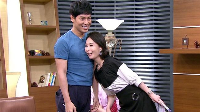 《紅孩兒》第1帥回歸！大肌肌任人貼