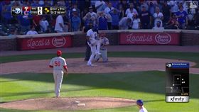 ▲小熊海伍德（Jason Heyward）遭三振後怒折球棒。（圖／翻攝自MLB官網）