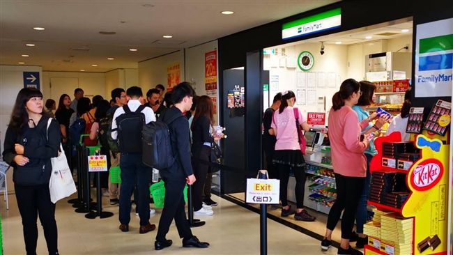 連機場也不放過！中客赴日買爆超商