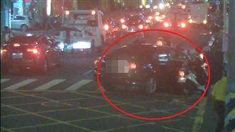 街頭演電影！毒犯拒撿　警鳴槍飆速