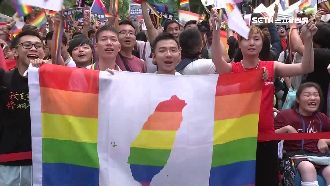 同婚滿周年 4021對新人慶紙婚