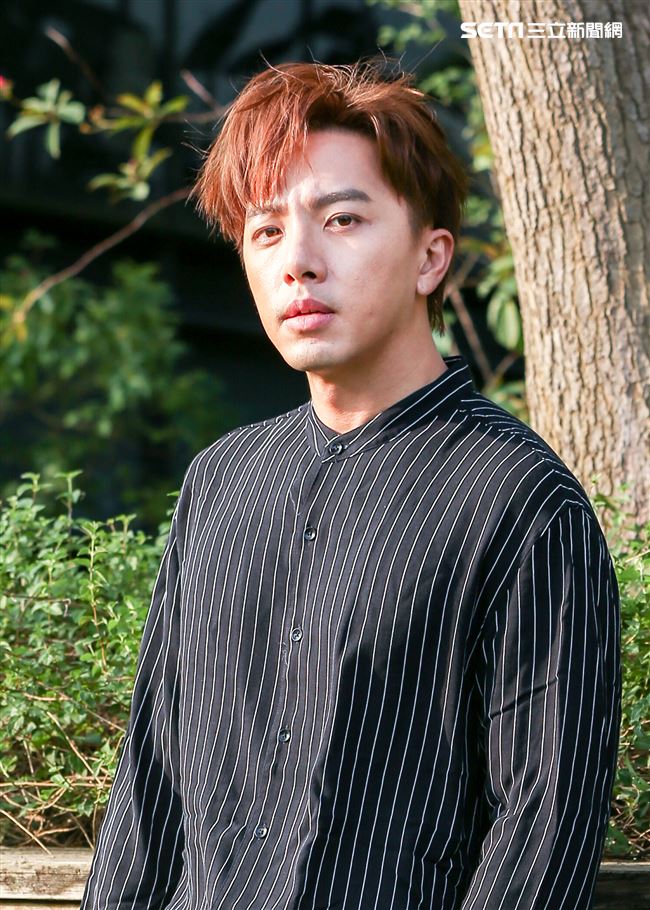 坤達專訪。（記者林士傑/攝影）