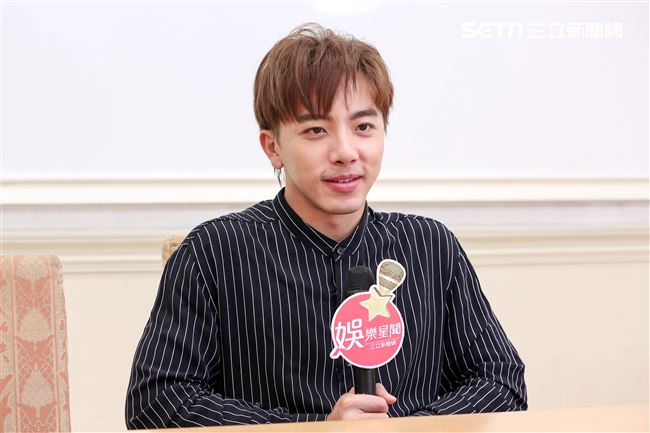 坤達專訪。（記者林士傑/攝影）