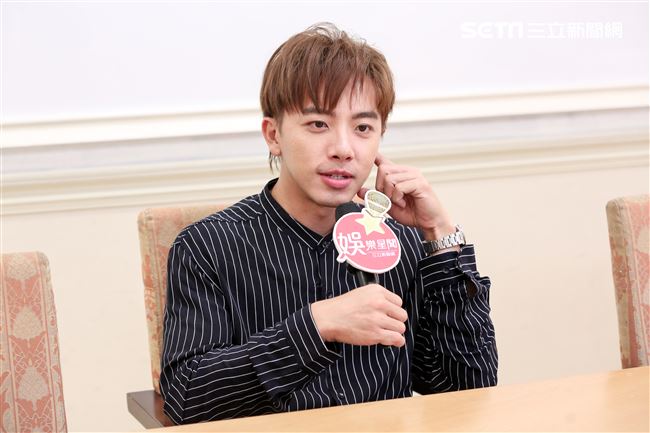 坤達專訪。（記者林士傑/攝影）