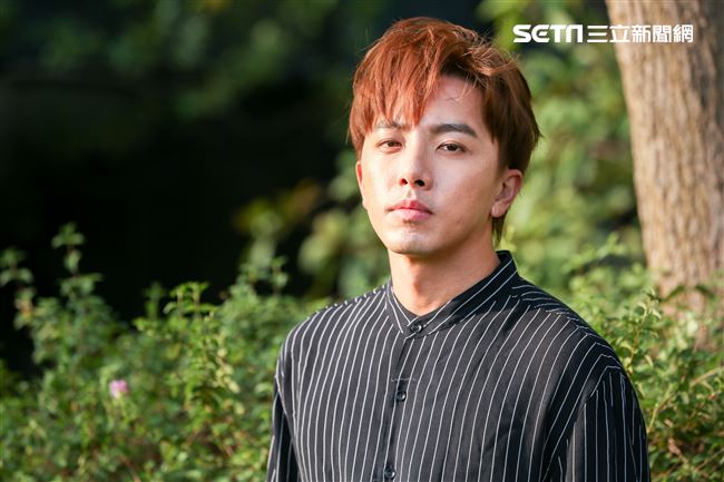 坤達專訪。（記者林士傑/攝影）