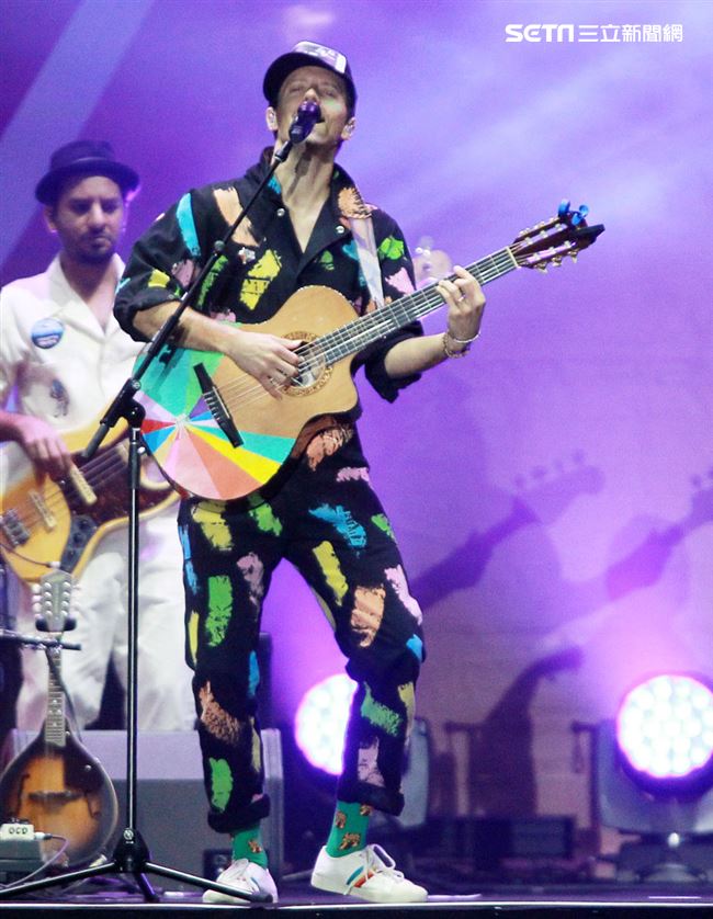 傑森·瑪耶茲 (Jason Mraz) 2019 亞洲巡迴演唱會台北站，台北小巨蛋開唱。（記者邱榮吉/攝影）