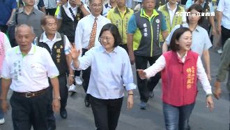 屏東鮪魚季開跑！小英揪團踩街拚觀光