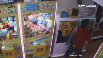 娃機大盜現蹤西門町　手腳並用掰鐵櫃