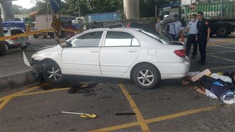 毒蟲遇警五股飆到台北　自撞遭逮