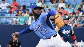 富邦悍將洋投索沙。（圖／記者王怡翔攝影）