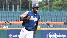 Lamigo桃猿洋砲柏納帝那。（圖／記者王怡翔攝影）