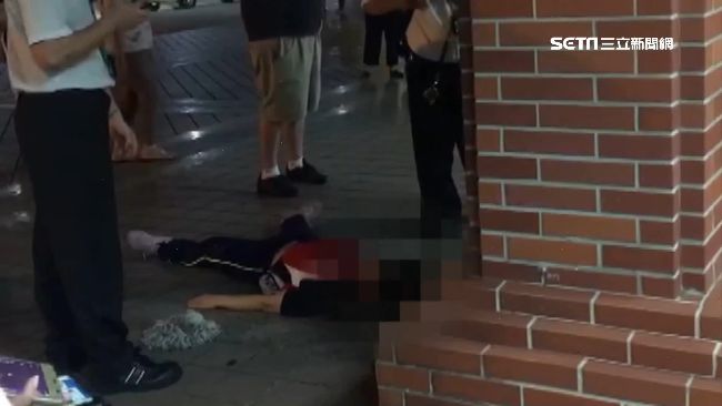 遭清潔工拿掃把打趴　督導女兒曝真相