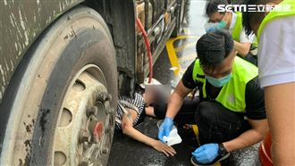 中和恐怖車禍…女騎士遭砂石車捲入亡
