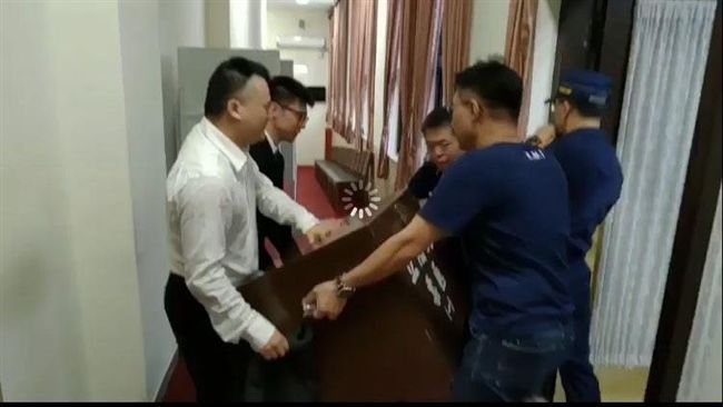 國民黨立委搶奪投票匭　議事人員掛彩