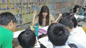 正妹,補習班老師,水晶蜜蜜,英文,四葉草（圖／翻攝自mimimurmuring Instagram）