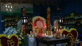 靈堂、守靈。（示意圖／翻攝自每日頭條）