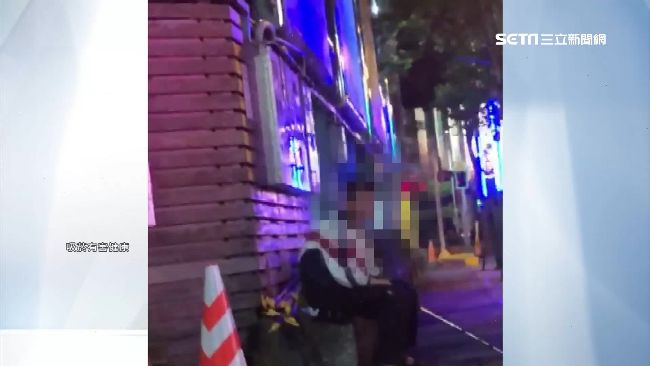 謊稱沒車錢！借錢怪客「買菸」被抓包