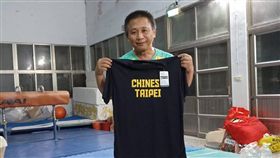 南迴體操之父董恆毅  單槓護學生意外倒地死亡台東知名體操教練、台(土反)國小老師董恆毅29日下午在學生單槓訓練時，他護槓接下學生後忽然往後倒，失去生命跡象，送醫後不治。（翻攝董恆毅臉書）中央社記者盧太城台東傳真  108年5月29日