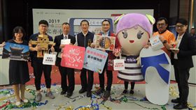台中市文化專車6/10開放報名2019台中市文化專車將從6月10日開放報名，文化局長張大春（左4）29日出席記者會說明報名辦法。中央社記者郝雪卿攝  108年5月29日
