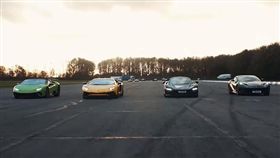▲McLaren 720S VS Ferrari 812 Superfast VS Lamborghini Aventador SV VS Huracan Performante Spyder（圖／翻攝網路）