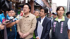 省4千萬徵收費  基隆義六路拓寬完工通車經8個月趕工，基隆市義六路拓寬改善工程29日完工通車，市長林右昌（前左2）表示，感謝立委蔡適應（前右2）及議員的協助，省下超過新台幣4000萬元的土地徵收費用。（基隆市政府提供）中央社記者王朝鈺傳真  108年5月29日