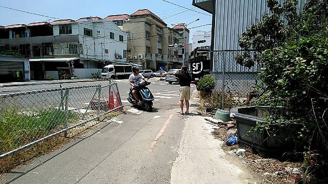 中市巷道縮減害一命　居民求助小英