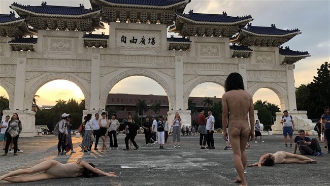 六四行動劇　舞者以肉身磨難紀念逝者