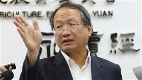 近期國際豬價飆漲　農委會：國內價格平穩農委會副主委黃金城30日在農委會說明非洲豬瘟防疫工作進度時表示，國際豬肉價格大幅上揚，目前國內有足夠的供應量讓價格平穩，近日零售價維持在每公斤約80元，去年同期則是每公斤78.5元，並無明顯漲幅。中央社記者張皓安攝　108年5月30日