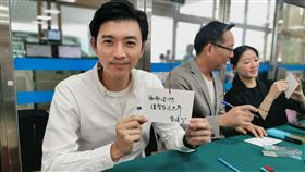 在《生死接線員》中飾演外科醫師的曾少宗與飾器捐協調師的李杏，於30日重返拍攝地彰化基督教醫院，參與活動簽立器官捐贈同意書。公視提供