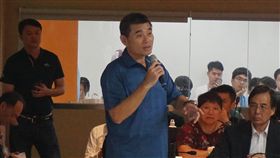 大巨蛋案審議  呂明賜現身發言台北市都發局30日審議大巨蛋案，其中棒球協會代表首次出席發言，包括中華民國棒球協會秘書長林宗成、北市興富發棒球隊總教練呂明賜（前中）等人。中央社記者劉建邦攝  108年5月30日