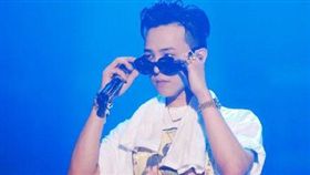 GD,李周妍（圖/翻攝自微博、IG）