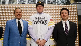 Carter Stewart加盟軟銀。（圖／美聯社／達志影像）