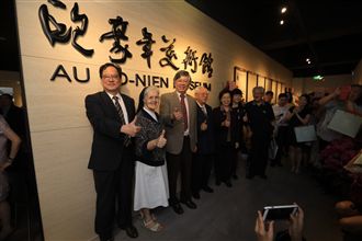 嶺南派大師歐豪年 做這事感動全華人