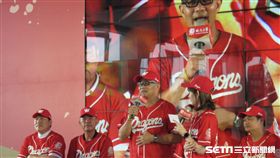 ▲味全龍邀請陽介仁出席球迷會。（圖／記者蕭保祥攝影）