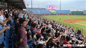 桃猿動紫趴破萬觀眾。（圖／記者王怡翔攝影）