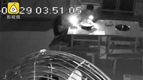 四川,火鍋,串串,霸王餐,偷吃(翻攝自梨視頻)