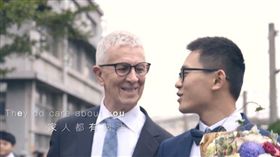 24歲台男愛上75歲英國老爹，許常德送歌給明天的祝福Best wishes for tomorrow／翻攝自Neo Wu　YouTube
