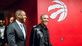 ▲美國前總統歐巴馬到多倫多看比賽。（圖／取自暴龍隊推特）