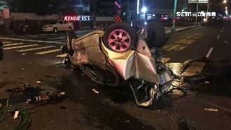 恍神開車釀4車連環撞　共6人輕重傷